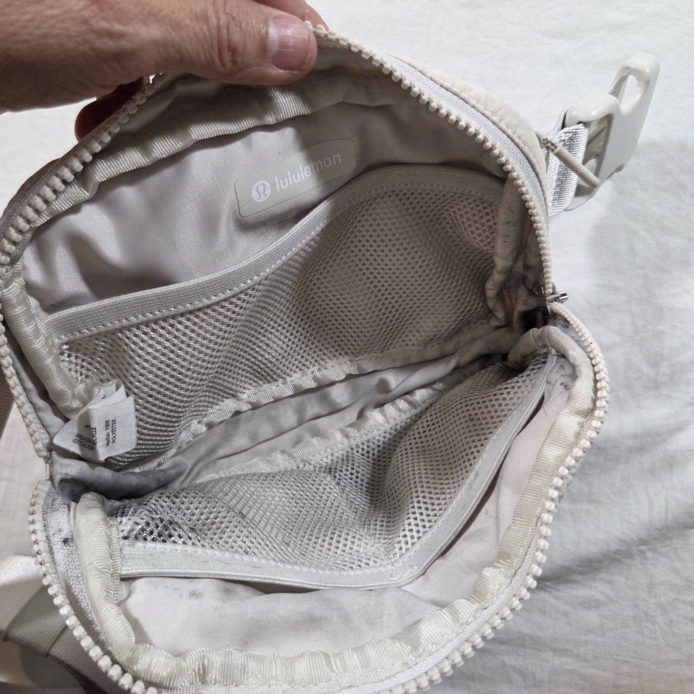 Lululemon Athletica Fanny Pack Cloth  Off-White Belt Bag Lightweight Vacation - Picture 5 of 9